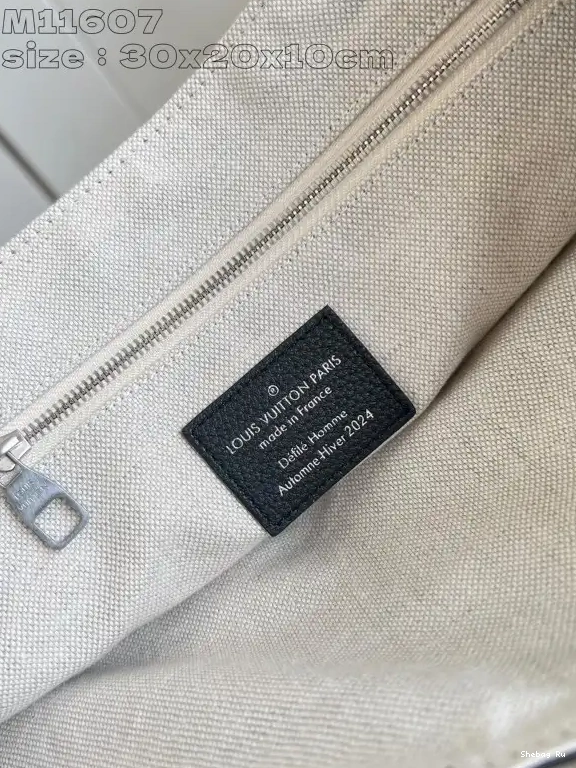 VUITTON Steamer LOUIS Crossbody-30*20*10CM 0530